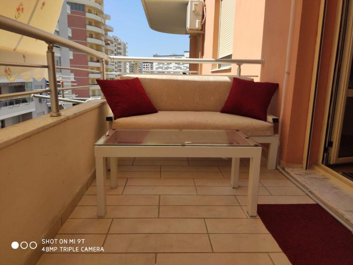 Coastal Retreat - Beach Apartment Vlorë Buitenkant foto