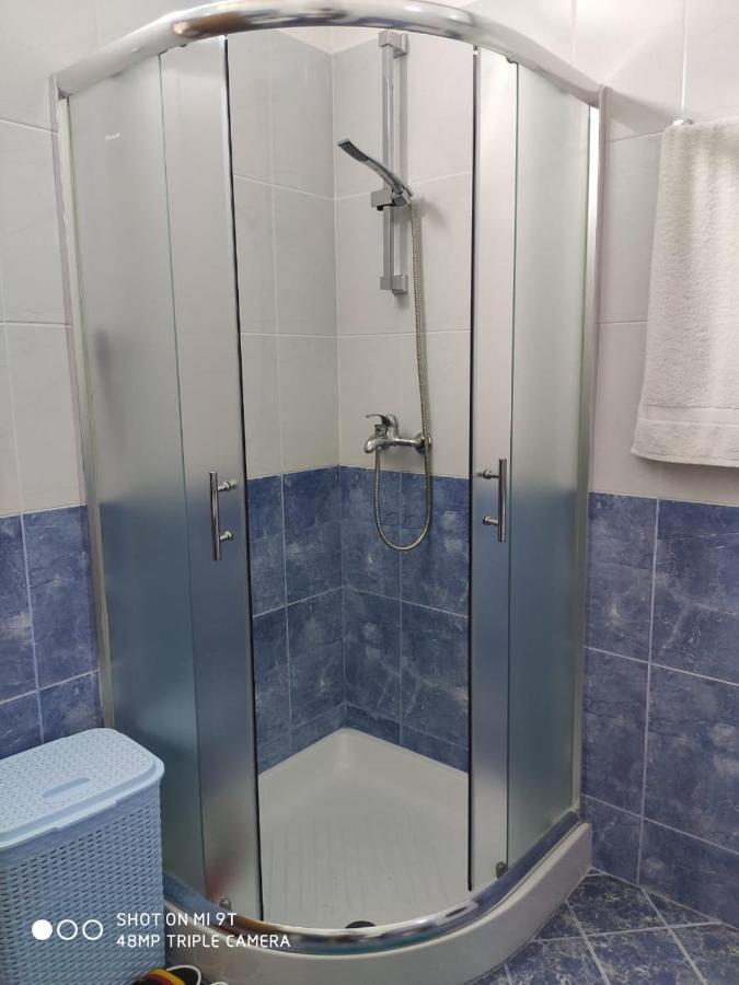 Coastal Retreat - Beach Apartment Vlorë Buitenkant foto
