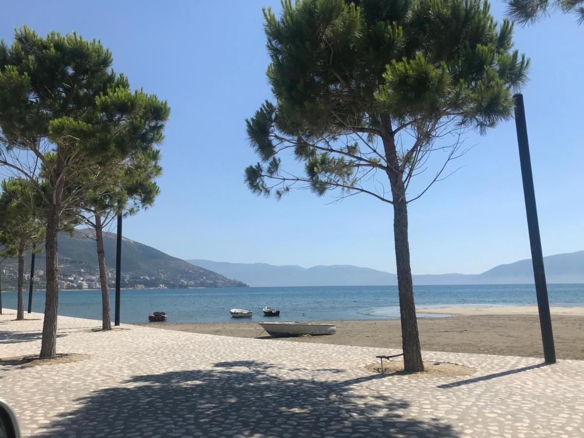 Coastal Retreat - Beach Apartment Vlorë Buitenkant foto