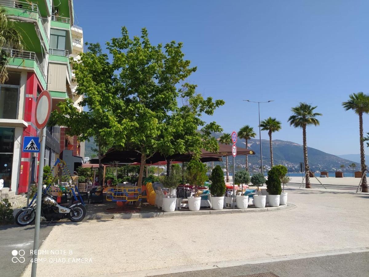 Coastal Retreat - Beach Apartment Vlorë Buitenkant foto